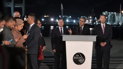 رئيس الوزراء يعلق على تحرك سعر الدولار وتخطيه الـ 50 جنيهًا