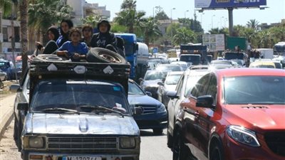 نزوح 35 عائلة سورية من حلب إلى ملاجئ جماعية في حماة بسبب التصعيد المسلح