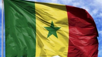 السنغال تطالب فرنسا بإغلاق قواعدها العسكرية في أراضيها