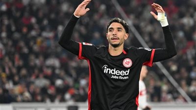 بديل ليفاندوفسكي، برشلونة يبدأ التحرك لضم عمر مرموش في الميركاتو الصيفي