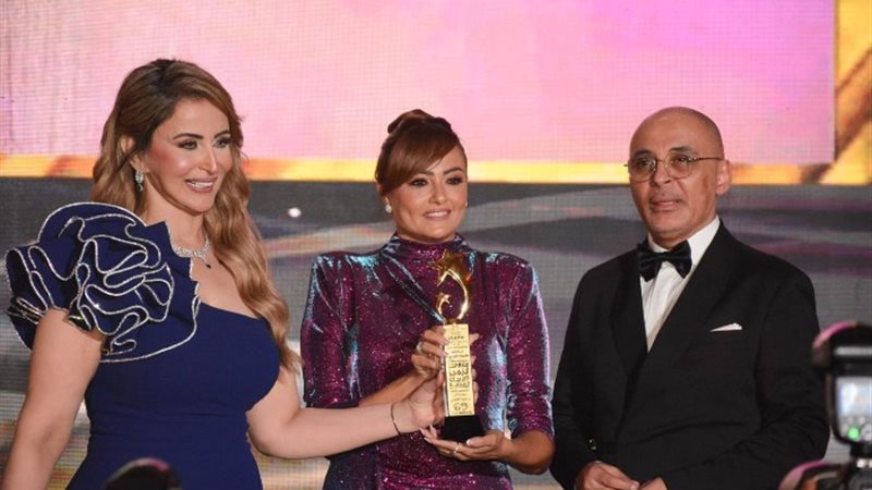 تكريم بشرى في حفل ملتقى الإبداع والتميز