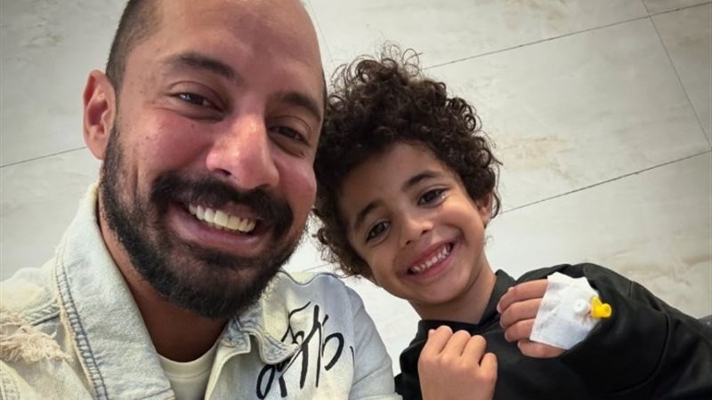 عمرو وهبة ونجله