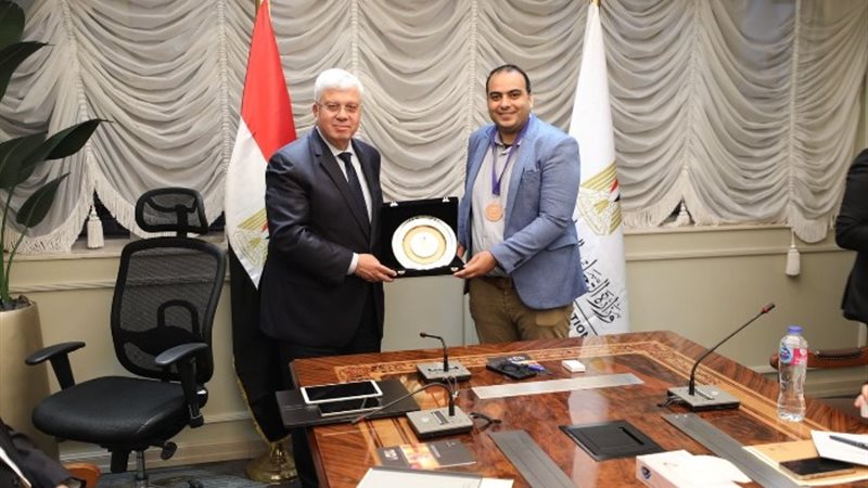 وزير التعليم العالي والمهندس مصطفى السيد