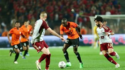 التعادل السلبي يحسم الشوط الأول من مواجهة الأهلي والبنك بالدوري