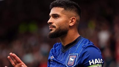 الموعد والقنوات الناقلة مباراة إيبسويتش تاون وكريستال بالاس في الدوري الإنجليزي