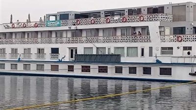 شحوط سفينة تقل 59 سائحًا في النيل بمحافظة المنيا