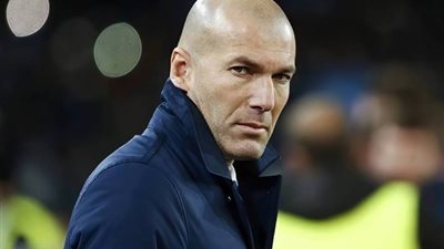 أمل جديد لجماهير الهلال السعودي بعد أنباء عودة زيدان للتدريب، ما القصة؟