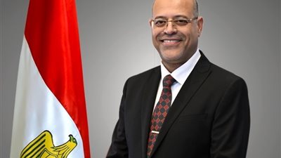 وزير العمل يبحث مع وفد فيتنامي تبادل الخبرات في صناعة الغزل والنسيج