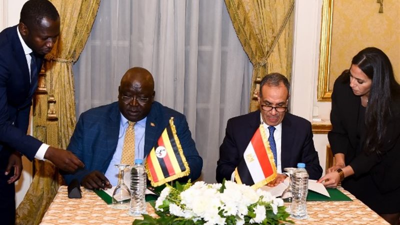 مصر وأوغندا يوقعان على إعلان مشترك