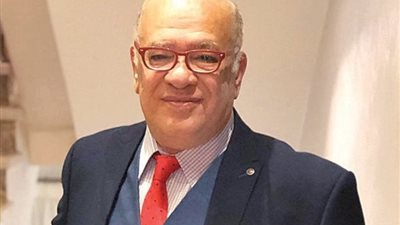 صلاح عبد الله ينعي المخرج مصطفى سالم: مكافح وأصيل