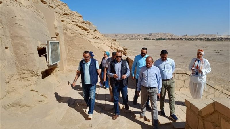 معبد إسنا
