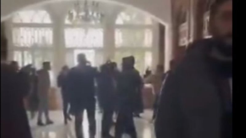 اقتحام القصر الرئاسي لبشار الأسد