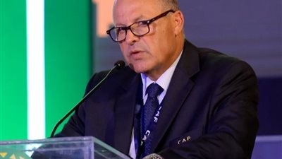 أبو ريدة يتفق مع رابطة الأندية على صرف مستحقات الحكام شهريًا