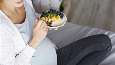 5 أطعمة تقلل من تورم القدمين للحوامل، اعرفي الأسباب
