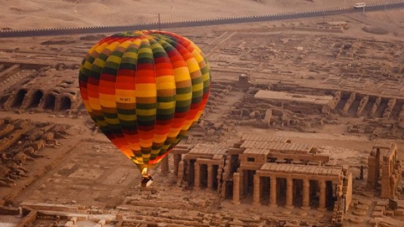 البالون الطائر في الأقصر