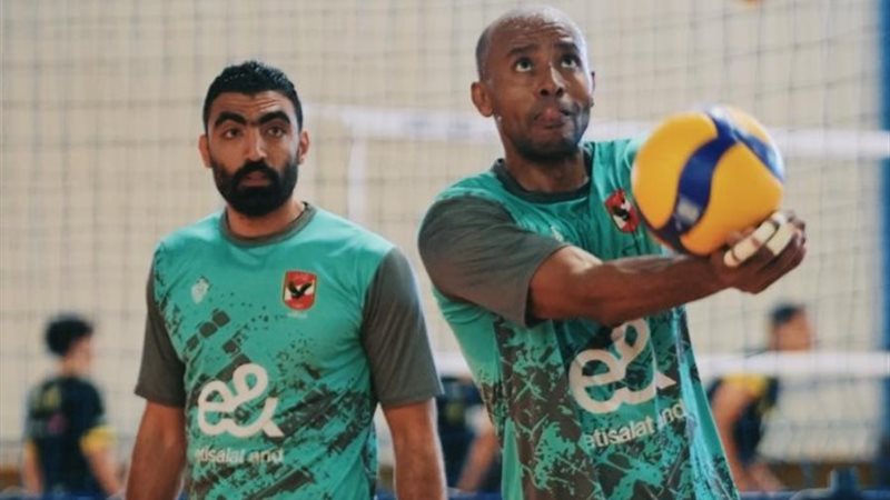 لاعبي الأهلي للكرة الطائرة
