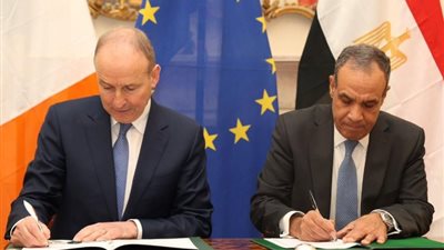 وزير الخارجية يوقع مذكرة تفاهم لتدشين آلية للتشاور السياسى مع أيرلندا