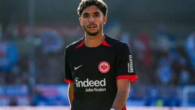 عمر مرموش في مهمة نارية مع فرانكفورت أمام أولمبيك ليون بالدوري الأوروبي
