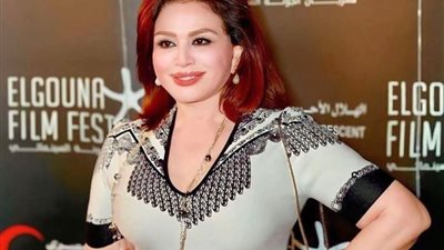 إلهام شاهين بعد إعادة ارتداء فستان من 17 سنة: «مش هلبسه مرة وأرميه» (خاص)