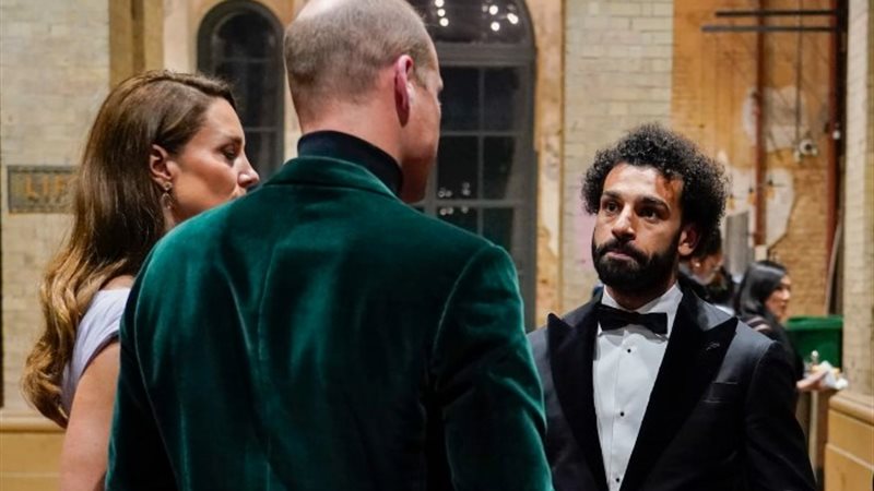 محمد صلاح مع ولي العهد البيرطاني