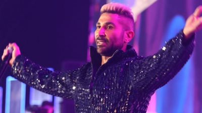 بعد ارتدائه قبعة وملابس مهندس مدني، هل يتعمد أحمد سعد إثارة الجدل؟