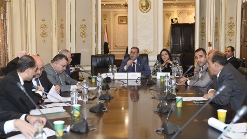 خلال الاجتماع