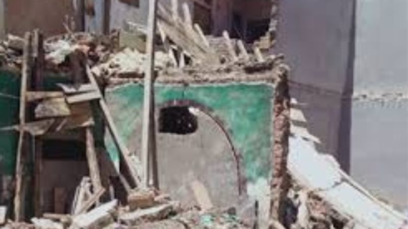 انهيار حائط - أرشيفية