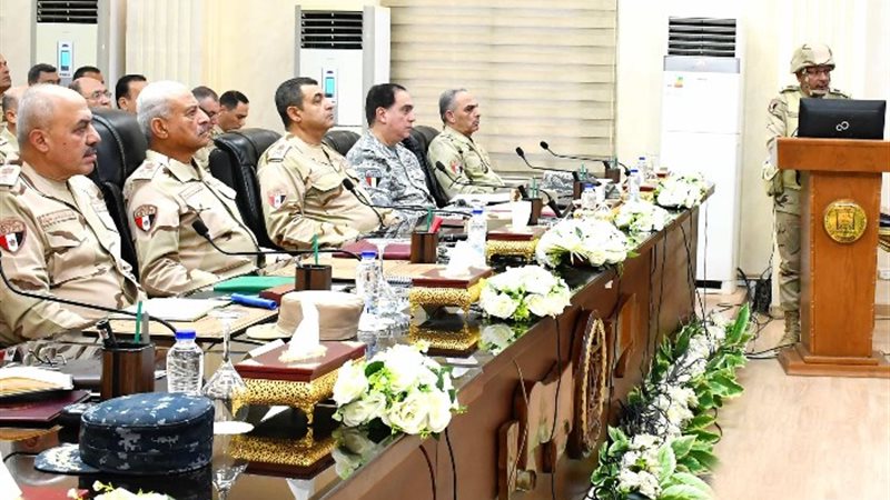 الفريق أول عبدالمجيد صقر القائد العام للقوات المسلحة