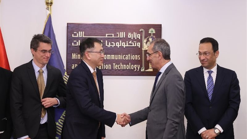 عمرو طلعت