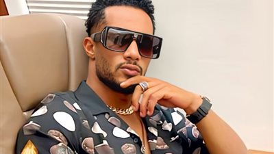 أيمن بهجت قمر: محمد رمضان مش نمبر وان وبعتذر لمحمد صبحي
