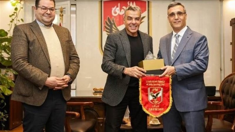 الأهلي يستضيف السفير الجزائري