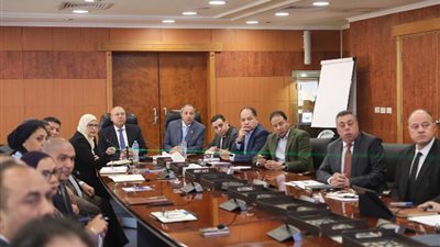 وزير الصناعة: إقامة مجمع مصانع جاهزة تسع 450 مصنعًا في بورسعيد