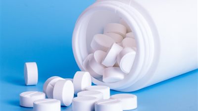 يسبب أمراض خطيرة، دراسة طبية تحذر من «مسكن» شهير متداول فى الصيدليات
