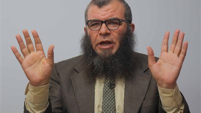 «بما لا يخالف شرع الله»، مشادة بين رئيس حزب النور ومشيرة خطاب فى «الماريوت»