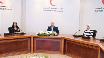 السيدة انتصار السيسي: كل الشكر والاعتزاز للمتطوعين في الهلال الأحمر المصري