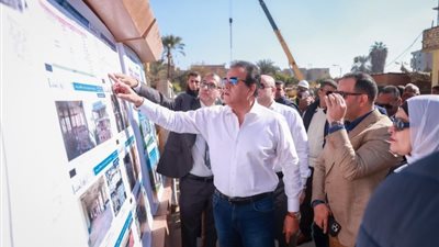 وزير الصحة يوجه بهدم المبنى القديم لمستشفى ناصر المركزي في بني سويف