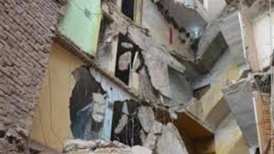 انهيار جزئى في أحد العقارات السكنية بإمبابة دون خسائر بشرية