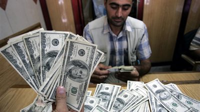 رقم تاريخي، تحويلات المصريين بالخارج تقفز إلى 23.7 مليار دولار في 10 أشهر