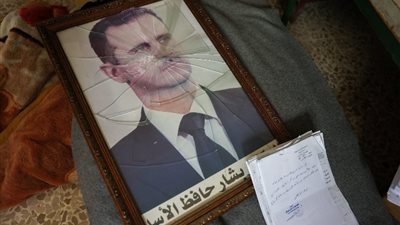 وزير دفاع إسرائيل يعترف: نحن من أسقطنا نظام الأسد وكل من يرفع يده سنقطعها