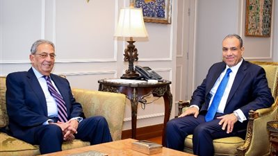 وزير الخارجية يستقبل الأمين العام لجامعة الدول العربية الأسبق