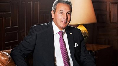 رئيس البنك الأهلي: القطاع المصرفي يتحمل أعباء كبيرة ويحتاج لتعاون القطاع الخاص