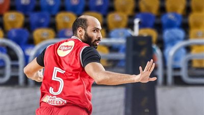 «تعاهدنا على الفوز» نجم سلة الأهلي يحتفل بالتتويج بدوري المرتبط