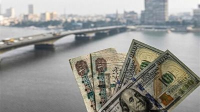 خبير اقتصادي يكشف سر ارتفاع تحويلات المصريين بالخارج إلى 23.7 مليار دولار