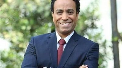 سامح حسين على مسرح السلام بـ«سيل SALE» اليوم