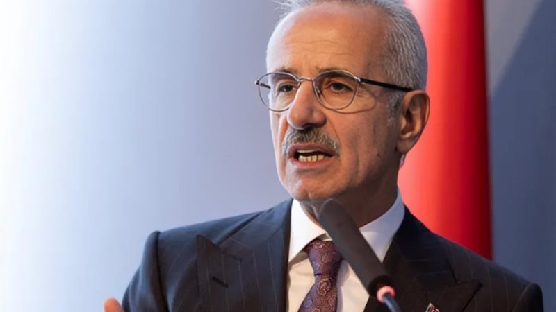 وزير النقل التركي