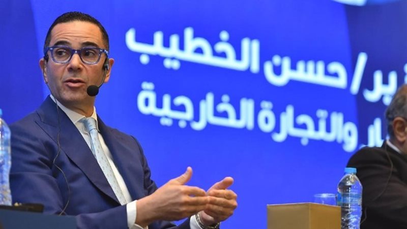 الدكتور حسن الخطيب وزير الإستثمار