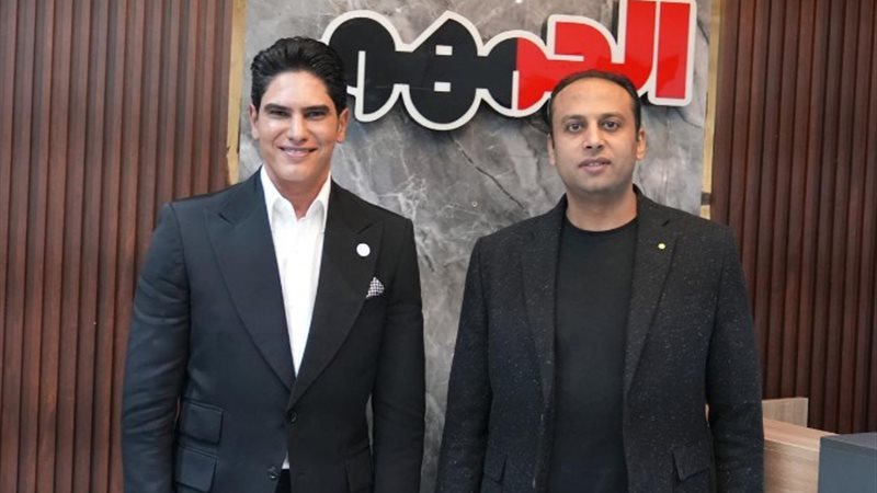 رجل الأعمال أحمد أبوهشيمة والكاتب الصحفي أمين صالح