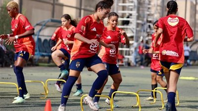 قناة مجانية تنقل المباراة، نادين غازي تقود هجوم سيدات الأهلي أمام الطيران