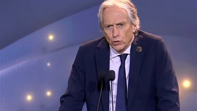 مدرب الهلال السعودي يتوج بجائزة أفضل مدرب فى الشرق الأوسط