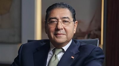 التشكيك مش في مصلحتنا، عز العرب يكشر عن أنيابه ويدافع عن القطاع المصرفي